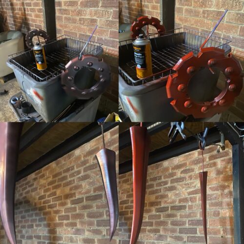 Tghe body and blades of Rikku's Daggers are hown with progressing levels of red layered paint.